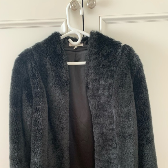 Faux fur Heartloom coat - Picture 2 of 7